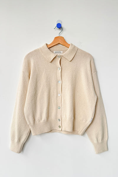 The Club Cardigan in Naturel