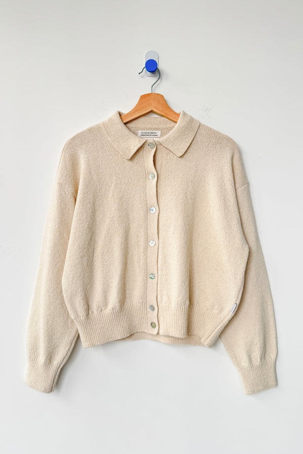 The Club Cardigan in Naturel
