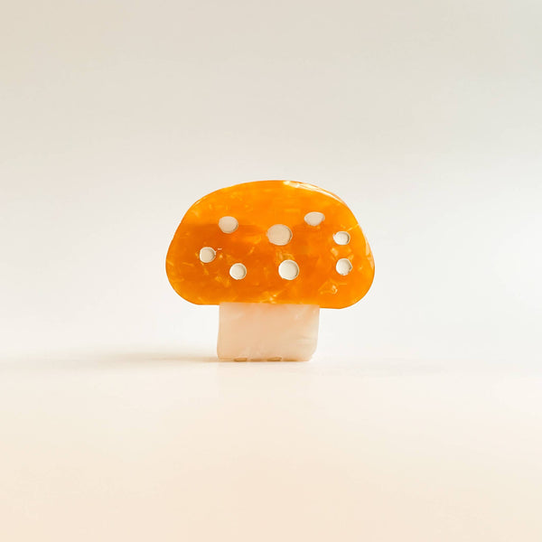 Alice Mushroom Claw Clip