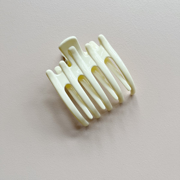 Wide Lay Down Hair Claw